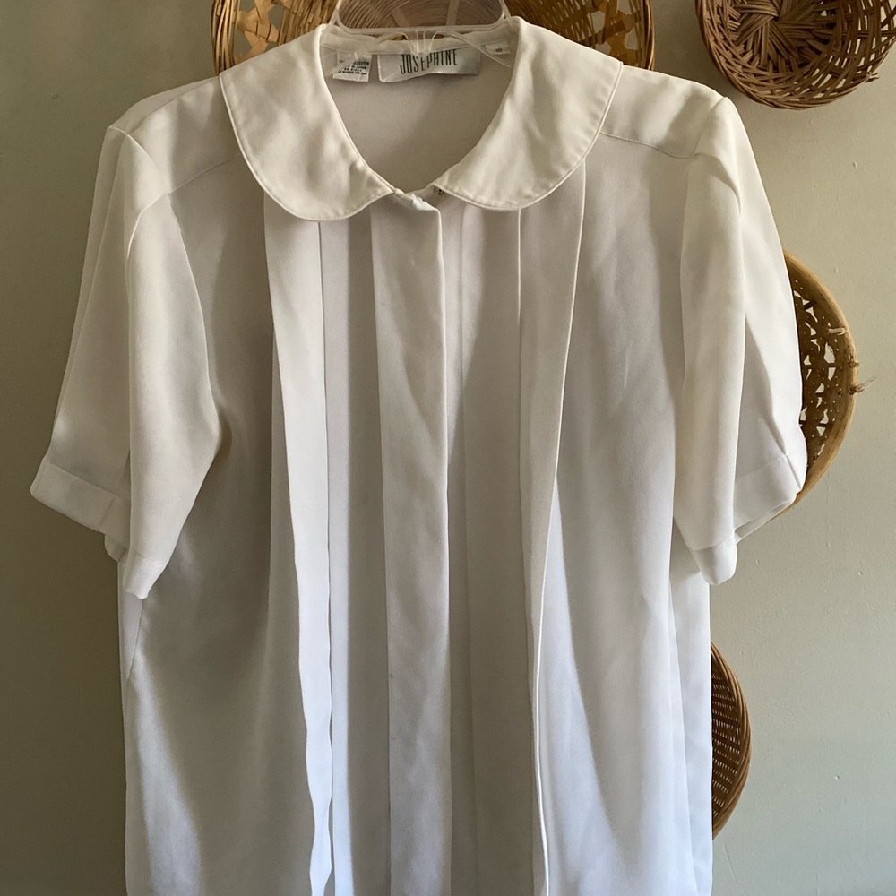 White dress shirt